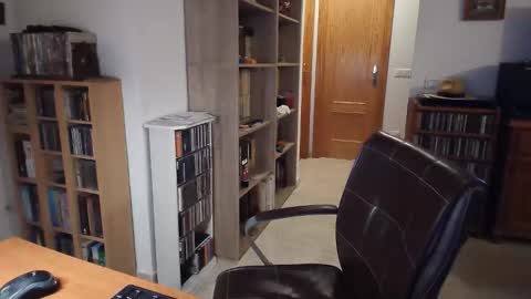  Papi  online show from February 24, 6:50 pm