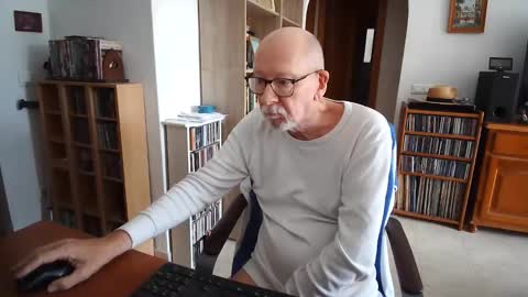 Snapshot of 7thsojourn chatting on May 4, 9:49 am Papi online show from May 4, 9:49 am