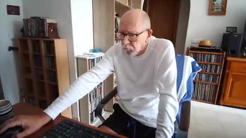 Snapshot of 7thsojourn chatting on May 7, 9:36 am Papi online show from May 7, 9:36 am