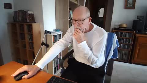 Snapshot of 7thsojourn chatting on May 9, 9:03 am Papi online show from May 9, 9:03 am