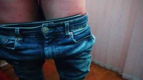 Snapshot of 7znkbob chatting on December 6, 1:00 pm bob big head online show from December 6, 1:00 pm