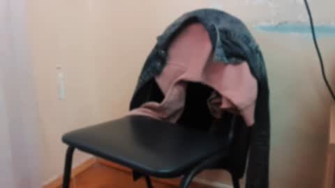 Snapshot of 7znkbob chatting on December 11, 9:19 am bob big head online show from December 11, 9:19 am