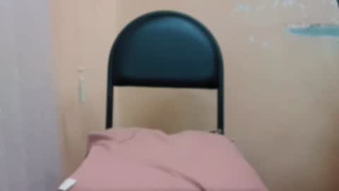 Snapshot of 7znkbob chatting on December 13, 12:53 am bob big head online show from December 13, 12:53 am