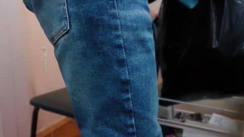 Snapshot of 7znkbob chatting on December 13, 3:43 pm bob big head online show from December 13, 3:43 pm