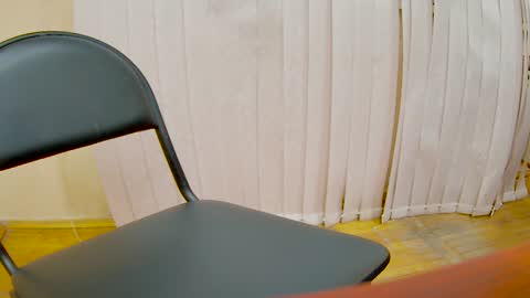 Snapshot of 7znkbob chatting on December 25, 1:53 am bob big head online show from December 25, 1:53 am