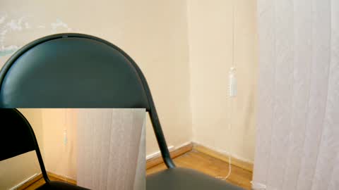 Snapshot of 7znkbob chatting on January 15, 5:08 am bob big head online show from January 15, 5:08 am