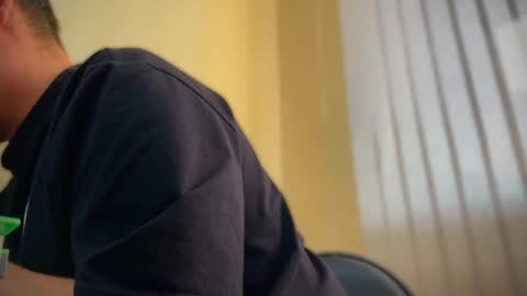 Snapshot of 7znkbob chatting on March 1, 9:40 am bob big head online show from March 1, 9:40 am