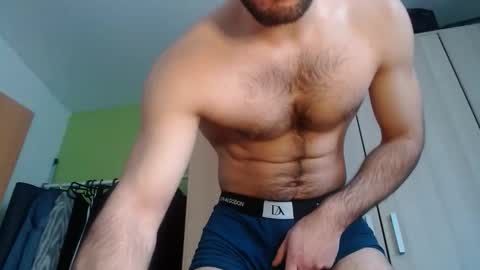 Snapshot of 8000zuerich chatting on January 7, 10:18 am Nicolas online show from January 7, 10:18 am