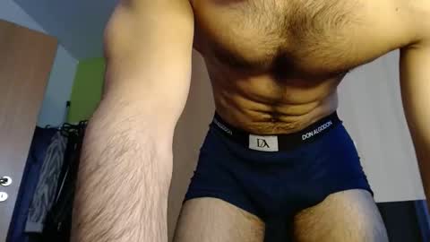 Snapshot of 8000zuerich chatting on January 8, 11:23 am Nicolas online show from January 8, 11:23 am