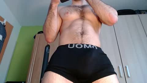 Snapshot of 8000zuerich chatting on February 26, 2:16 pm Nicolas online show from February 26, 2:16 pm