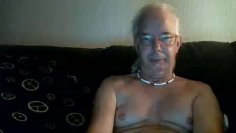 Snapshot of 808dred chatting on May 13, 11:18 am 808dred online show from May 13, 11:18 am