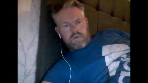 81jonnyx online show from December 31, 3:31 pm