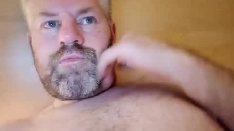 81jonnyx online show from December 18, 9:21 pm