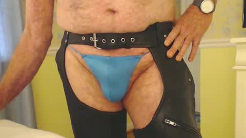 Snapshot of 8385 chatting on December 22, 7:21 pm 8385 online show from December 22, 7:21 pm