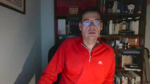 Snapshot of 8age chatting on December 16, 11:07 pm 8age online show from December 16, 11:07 pm