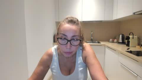 Snapshot of 8ciara chatting on November 13, 1:21 pm 8ciara online show from November 13, 1:21 pm