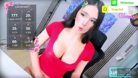 Snapshot of 8inchabsoluteselfsucker chatting on April 30, 11:42 pm Heaven online show from April 30, 11:42 pm