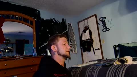 Snapshot of 9_25 chatting on January 12, 10:22 pm 8over6 online show from January 12, 10:22 pm