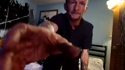 Snapshot of 9_25 chatting on March 11, 12:22 am 8over6 online show from March 11, 12:22 am