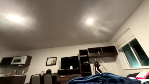 8over6 online show from March 18, 2:15 am