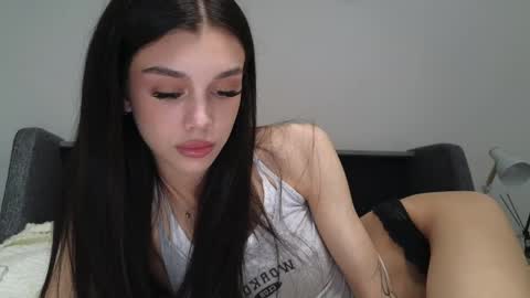 Snapshot of 9west chatting on May 14, 1:51 pm KARINA online show from May 14, 1:51 pm