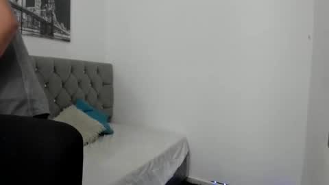 DERECK online show from March 17, 9:45 am