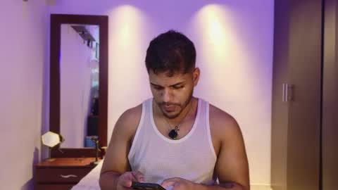 Snapshot of _28omar chatting on May 28, 2:42 am _28omar online show from May 28, 2:42 am