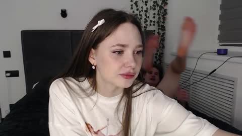 EMILY AND  MARCUS online show from December 5, 10:34 pm