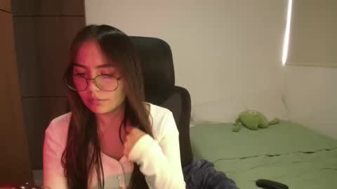Snapshot of _abbyyyy_ chatting on May 19, 4:35 pm abby 3 online show from May 19, 4:35 pm