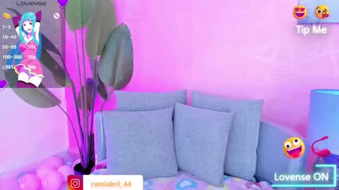 Abril  online show from December 15, 11:20 pm