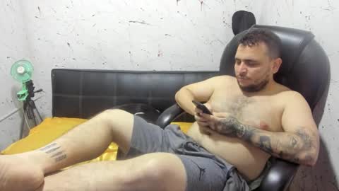 Snapshot of _ace_ventura chatting on February 1, 9:41 am ---- online show from February 1, 9:41 am