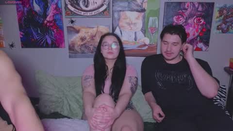 Snapshot of _adrenalinee_ chatting on November 30, 6:56 pm KENDALL NATHANRYAN LUCY online show from November 30, 6:56 pm