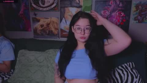 Snapshot of _adrenalinee_ chatting on December 3, 12:58 pm KENDALL NATHANRYAN LUCY online show from December 3, 12:58 pm