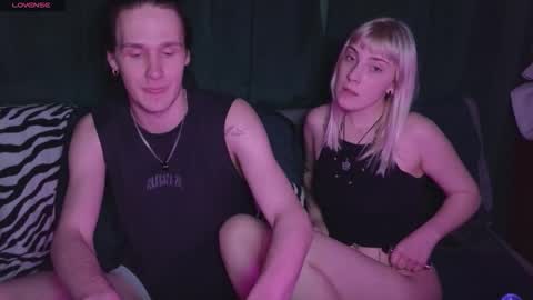 Snapshot of _adrenalinee_ chatting on December 13, 7:53 pm KENDALL NATHANRYAN LUCY online show from December 13, 7:53 pm