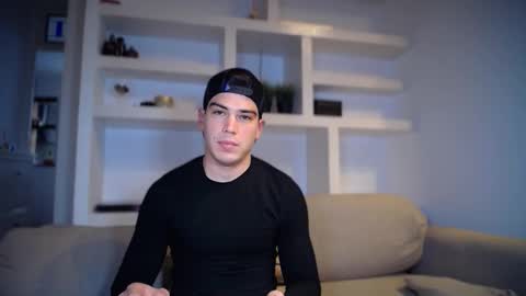 _aesthetic online show from February 3, 3:39 pm