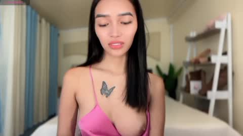 Snapshot of _agatha69_ chatting on October 11, 1:49 am agatha online show from October 11, 1:49 am