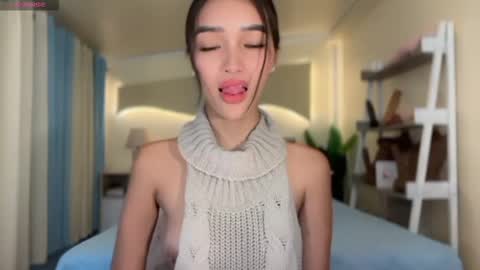 Snapshot of _agatha69_ chatting on October 18, 12:57 am agatha online show from October 18, 12:57 am