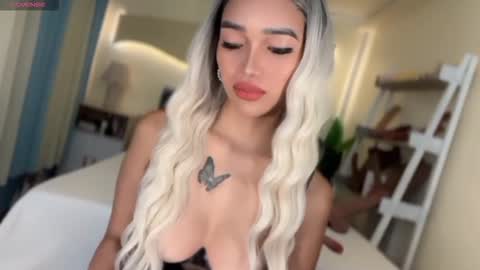 Snapshot of _agatha69_ chatting on October 22, 2:01 am agatha online show from October 22, 2:01 am