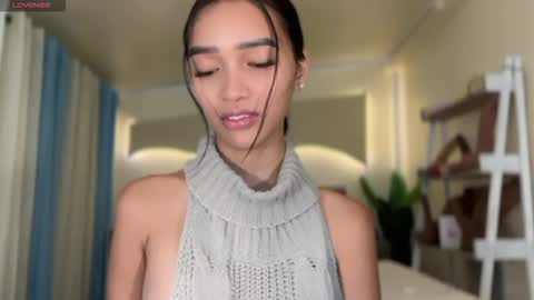 Snapshot of _agatha69_ chatting on November 6, 2:23 am agatha online show from November 6, 2:23 am