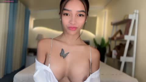 Snapshot of _agatha69_ chatting on November 7, 2:33 am agatha online show from November 7, 2:33 am