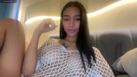 Snapshot of _agatha69_ chatting on December 4, 3:38 am agatha online show from December 4, 3:38 am