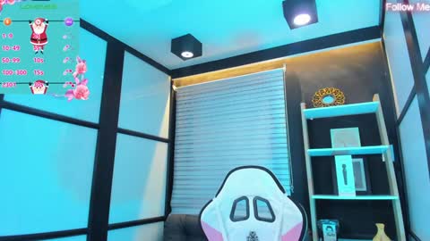 Snapshot of _agathaargent chatting on December 12, 10:13 am Agatha online show from December 12, 10:13 am