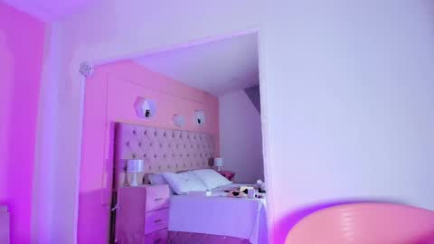 Snapshot of _agathaargent chatting on January 5, 5:41 am Agatha online show from January 5, 5:41 am