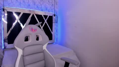  Alaia online show from January 31, 3:00 pm