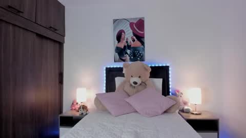 Snapshot of _alana_grey_ chatting on May 5, 12:24 pm _alana_grey_ online show from May 5, 12:24 pm