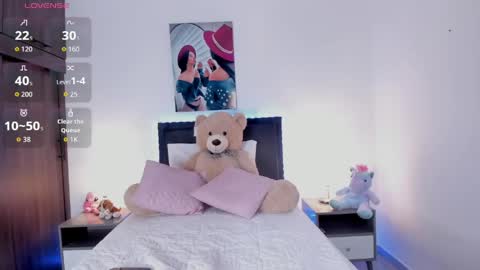 Snapshot of _alana_grey_ chatting on May 6, 1:05 pm _alana_grey_ online show from May 6, 1:05 pm