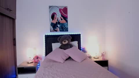 Snapshot of _alana_grey_ chatting on May 18, 5:19 pm _alana_grey_ online show from May 18, 5:19 pm