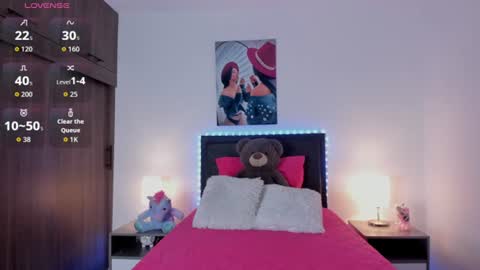 Snapshot of _alana_grey_ chatting on June 16, 2:19 pm _alana_grey_ online show from June 16, 2:19 pm
