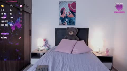 Snapshot of _alana_grey_ chatting on July 6, 3:47 pm _alana_grey_ online show from July 6, 3:47 pm