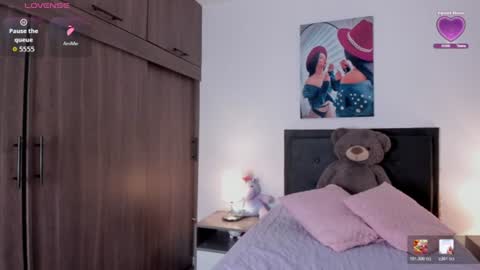 Snapshot of _alana_grey_ chatting on July 7, 12:31 pm _alana_grey_ online show from July 7, 12:31 pm